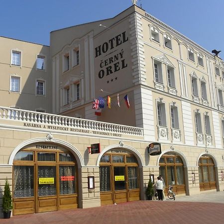 Hotel Cerny Orel Zatec ภายนอก รูปภาพ