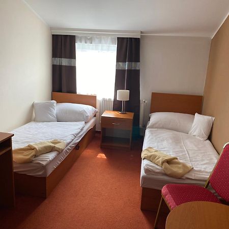 Hotel Cerny Orel Zatec ภายนอก รูปภาพ