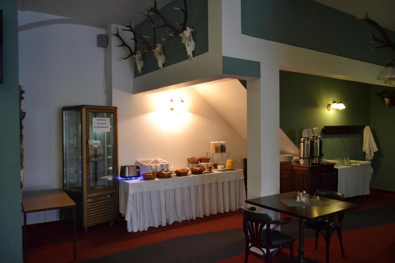 Hotel Cerny Orel Zatec ภายนอก รูปภาพ