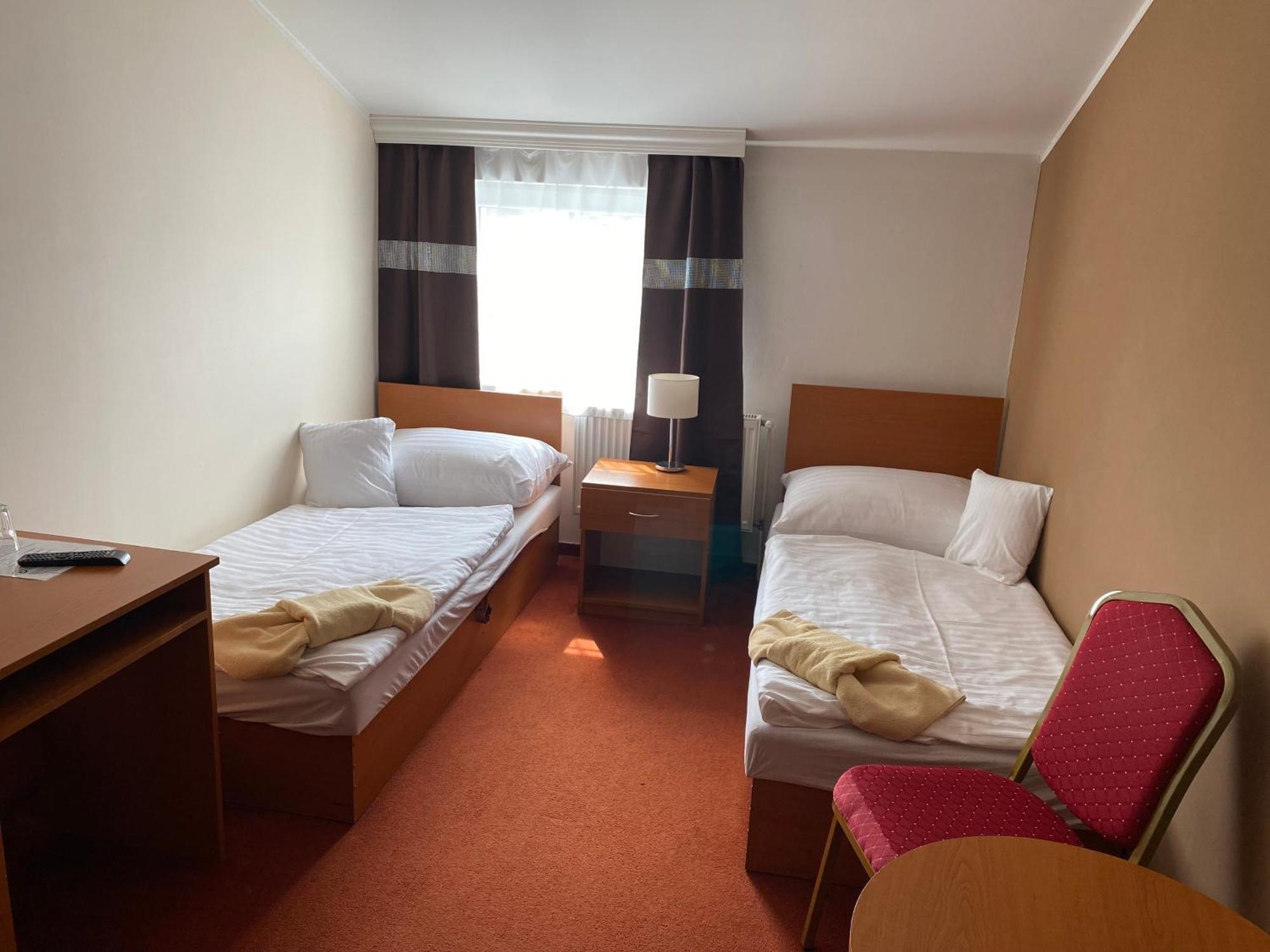 Hotel Cerny Orel Zatec ภายนอก รูปภาพ