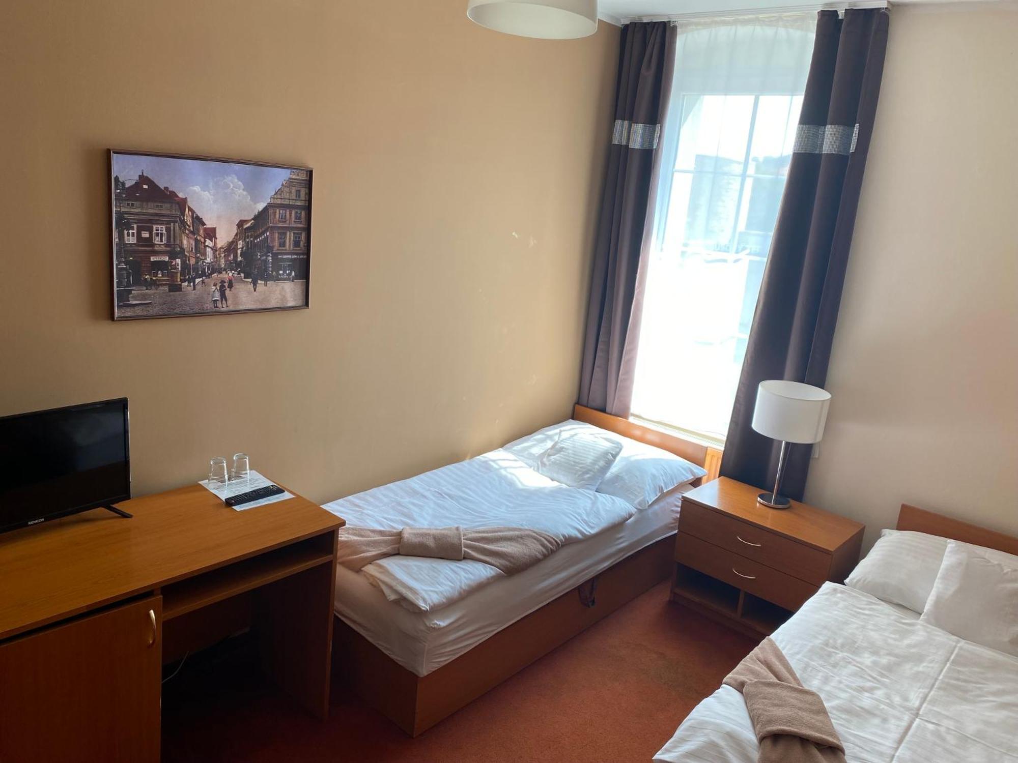Hotel Cerny Orel Zatec ภายนอก รูปภาพ